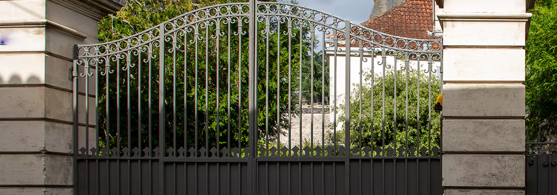 Wooden Swing Gate Repair in Fontainebleau, FL